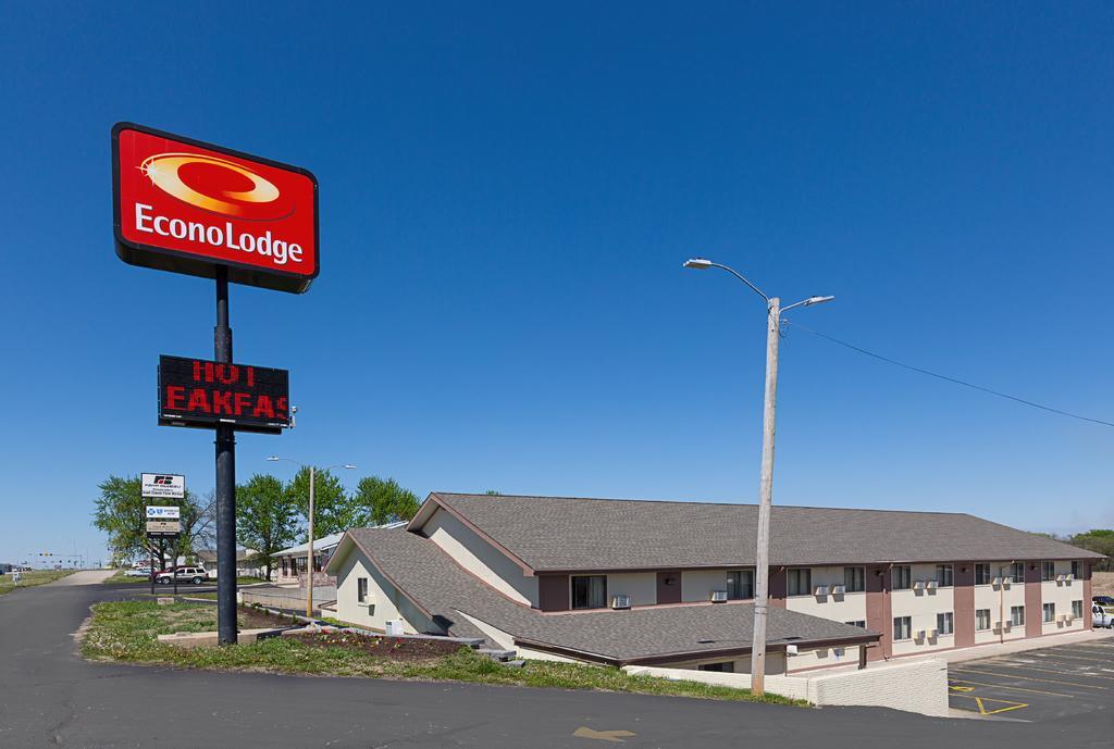 Econo Lodge Beatrice Extérieur photo
