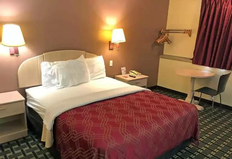 Econo Lodge Beatrice Extérieur photo